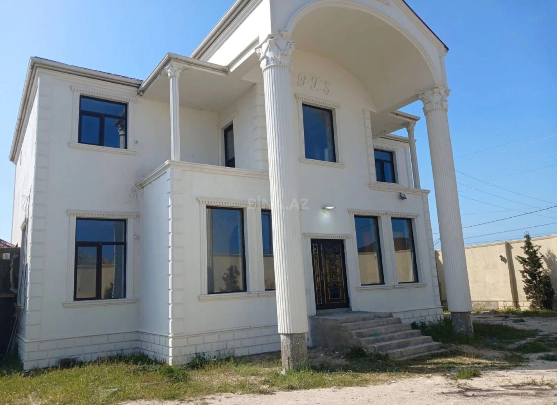 Satılır 6 otaqlı həyət evi 315 m²
