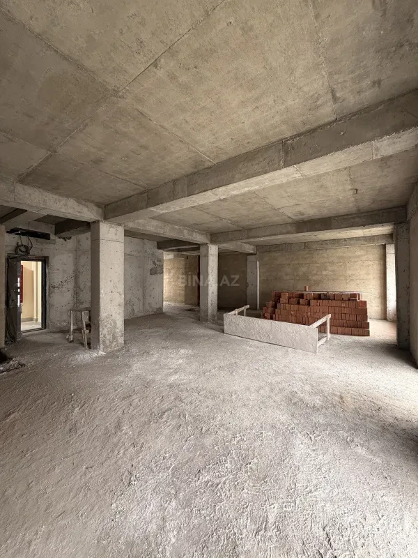 Satılır 3 otaqlı mənzil 136.5 m²