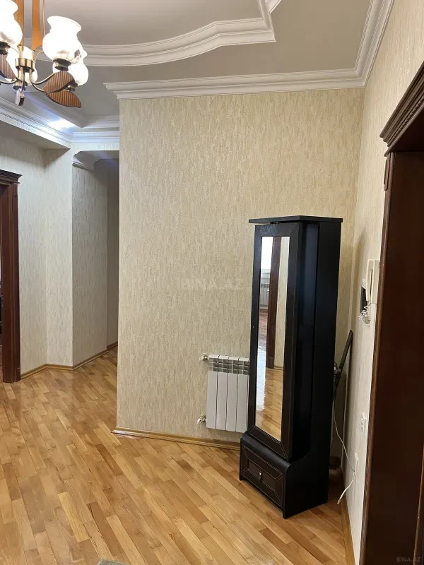 Kirayə verilir 2 otaqlı mənzil 85 m²