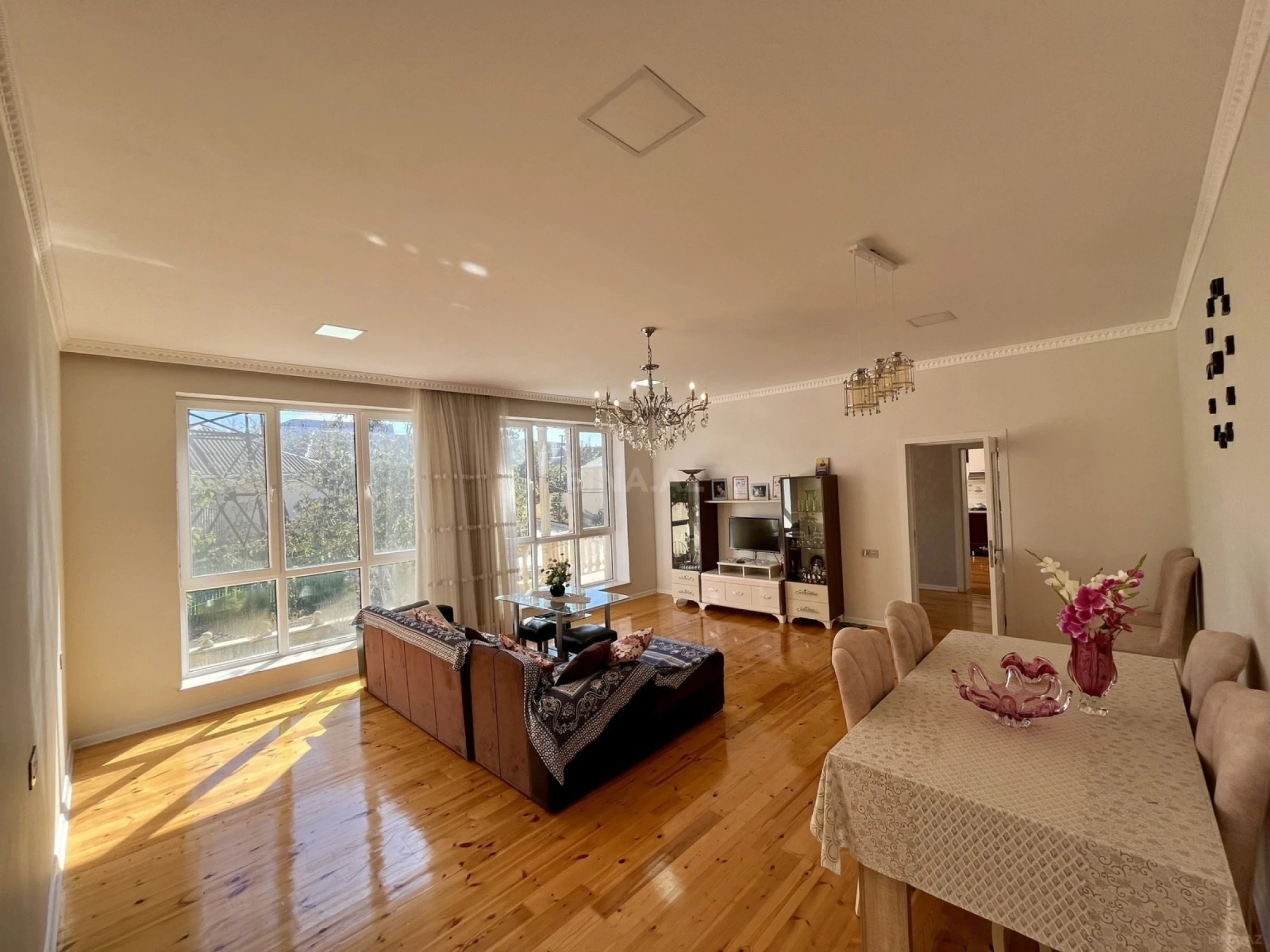 Kirayə verilir 5 otaqlı həyət evi 270 m²