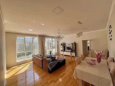 Kirayə verilir 5 otaqlı həyət evi 270 m² — Xırdalan 5 otaq 270.00 m²