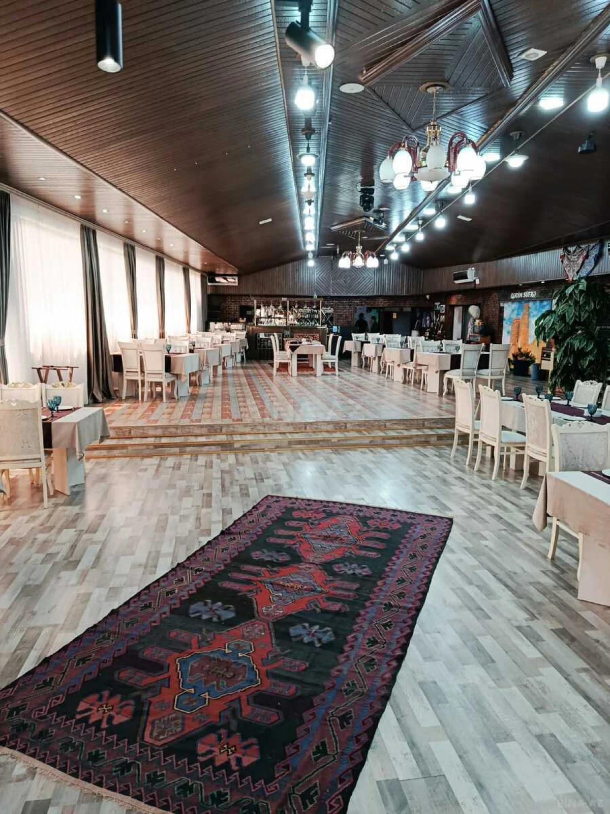 Kirayə verilir obyekt 650 m²