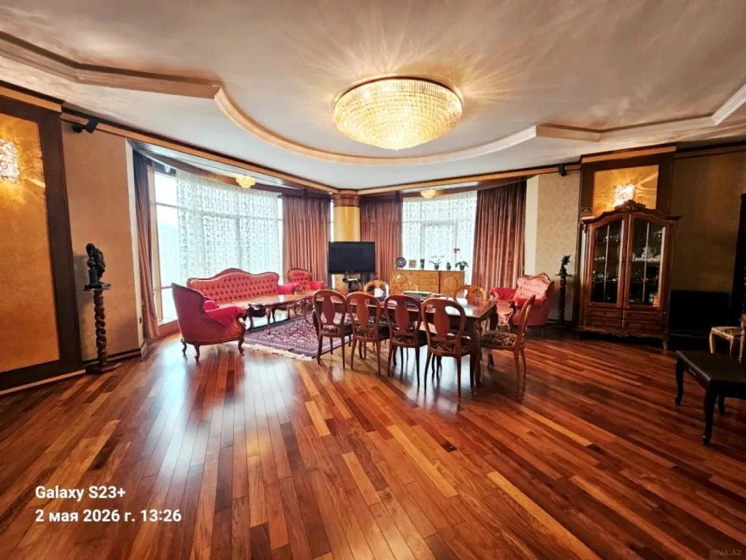Satılır 4 otaqlı mənzil 220 m²