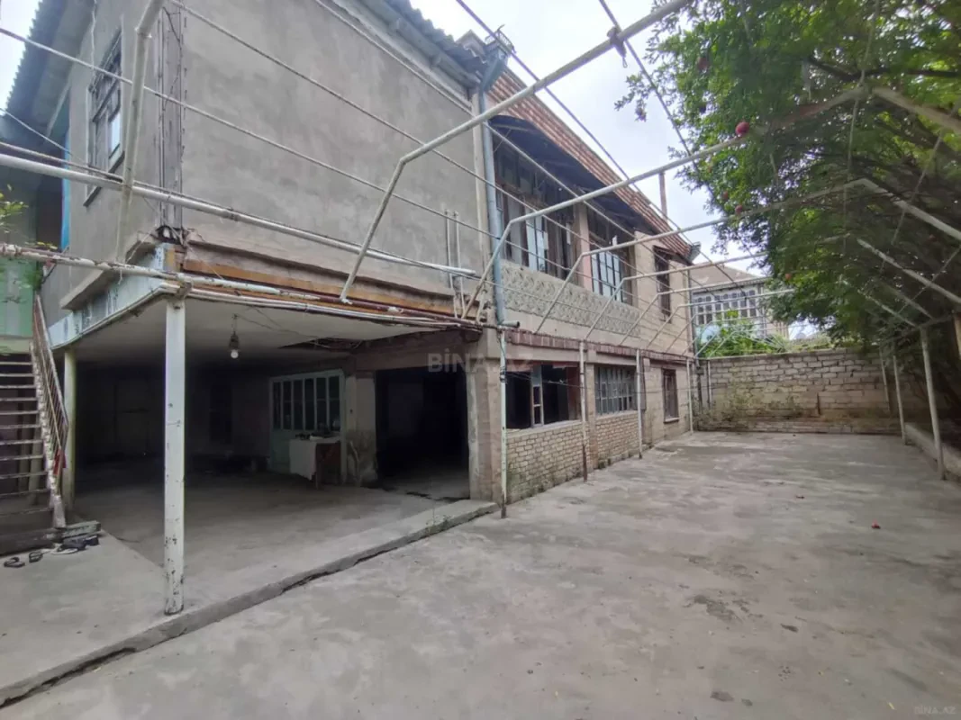 Satılır 7 otaqlı həyət evi 260 m²