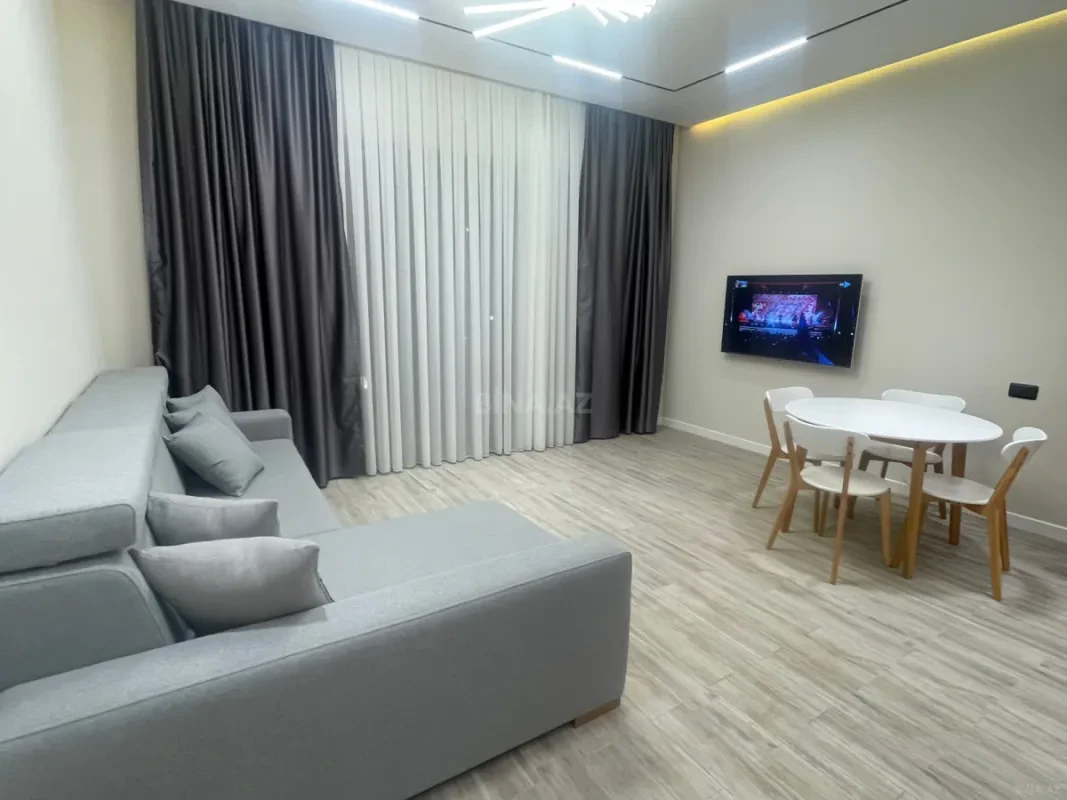 Kirayə verilir 2 otaqlı mənzil 85 m²