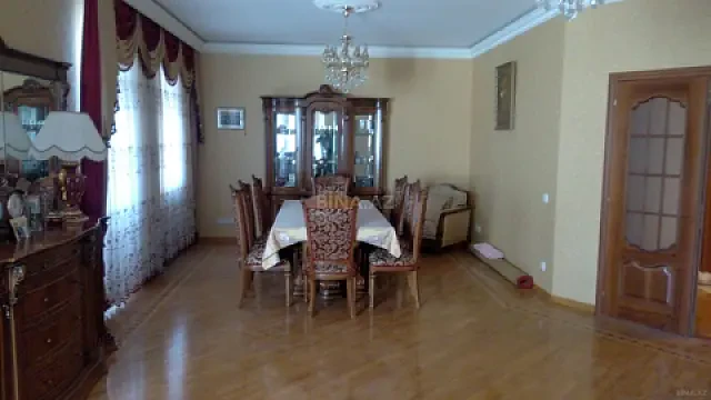 Satılır 5 otaqlı mənzil 200 m² — Bakı 5 otaq 200.00 m²