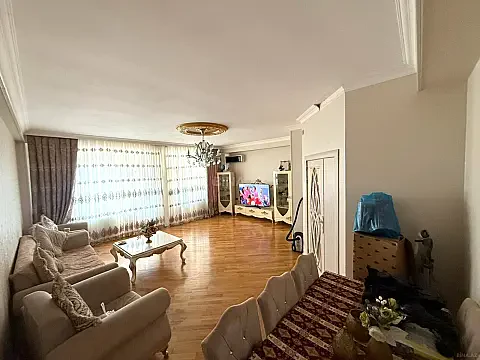 Satılır 4 otaqlı mənzil 135 m² — Bakı, İnşaatçılar 4 otaq 135.00 m²