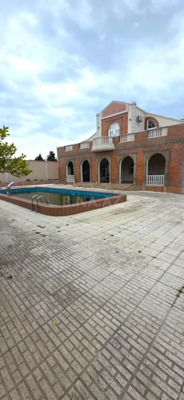 Satılır 6 otaqlı həyət evi 330 m²