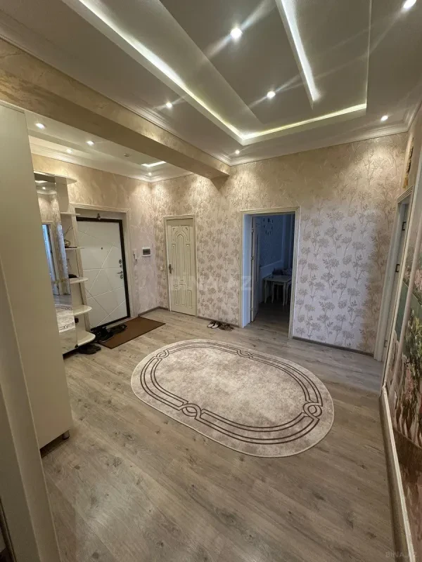 Satılır 3 otaqlı mənzil 95 m²
