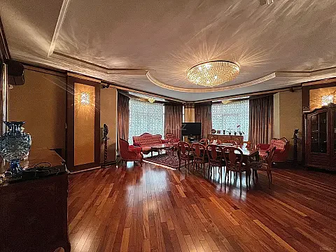 Satılır 4 otaqlı mənzil 220 m² — Bakı 4 otaq 220.00 m²