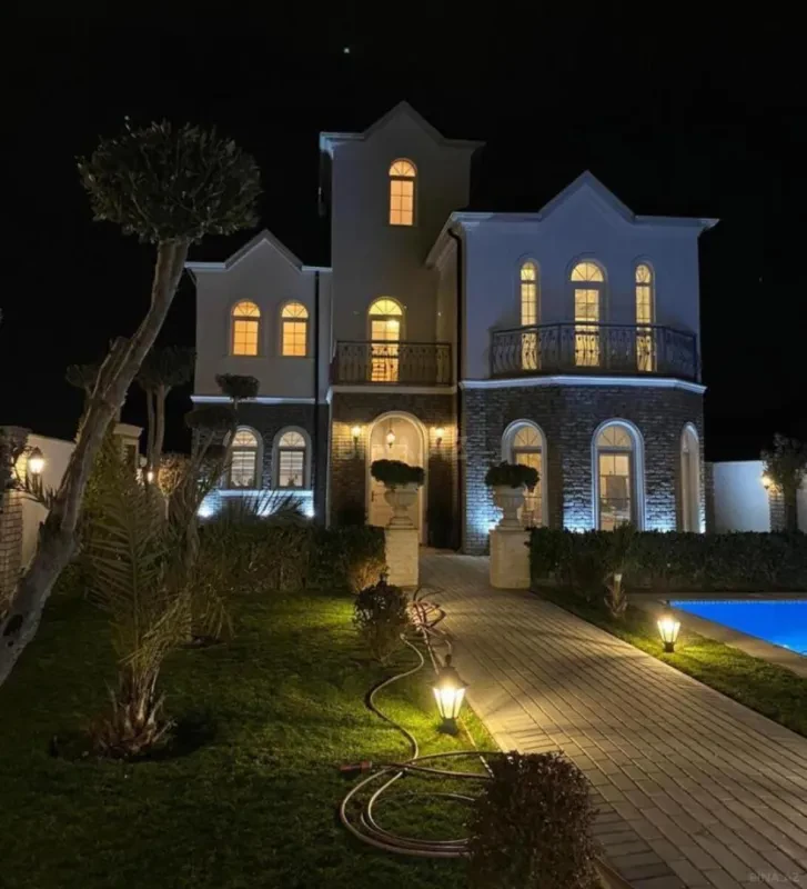 Kirayə verilir 5 otaqlı həyət evi 300 m²