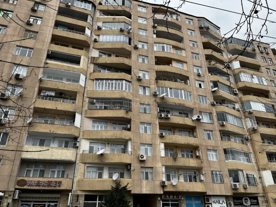 Satılır 3 otaqlı mənzil 128 m²