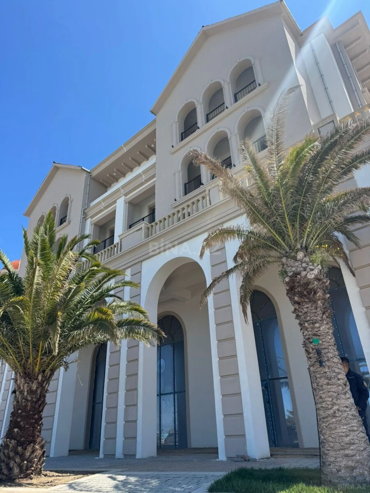 Satılır 1 otaqlı mənzil 42 m²