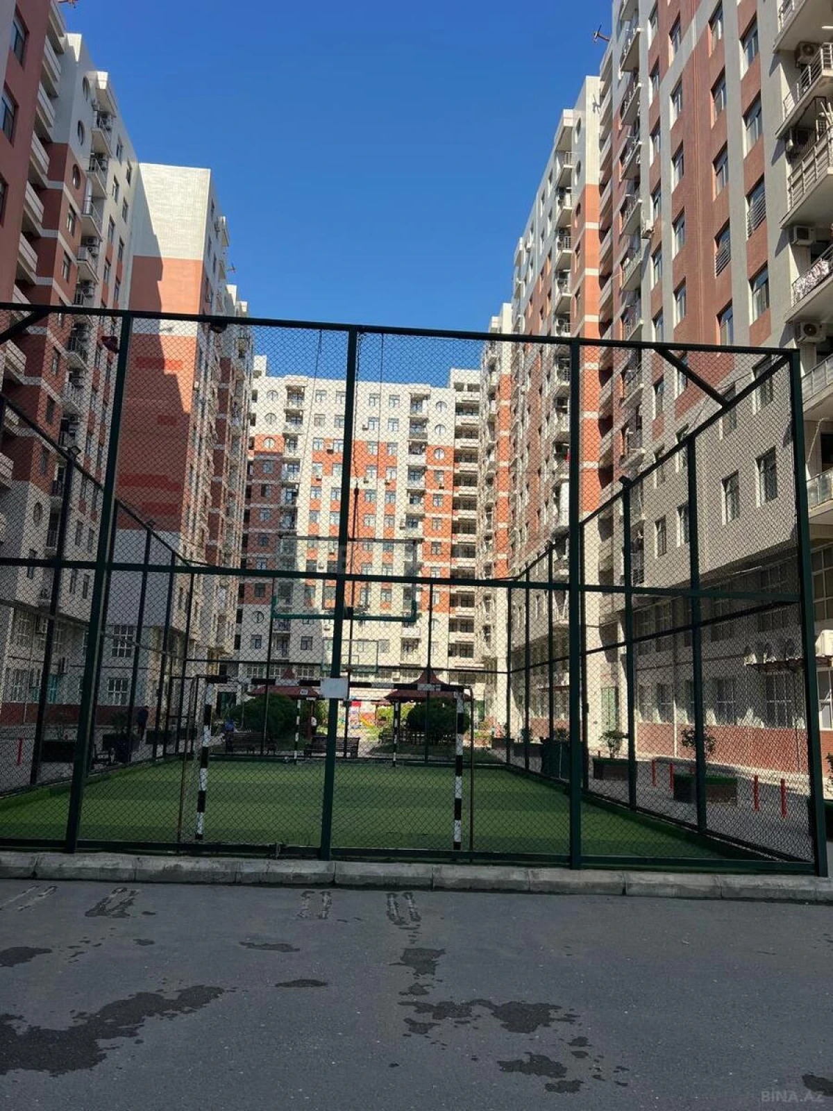 Satılır 4 otaqlı mənzil 148 m²