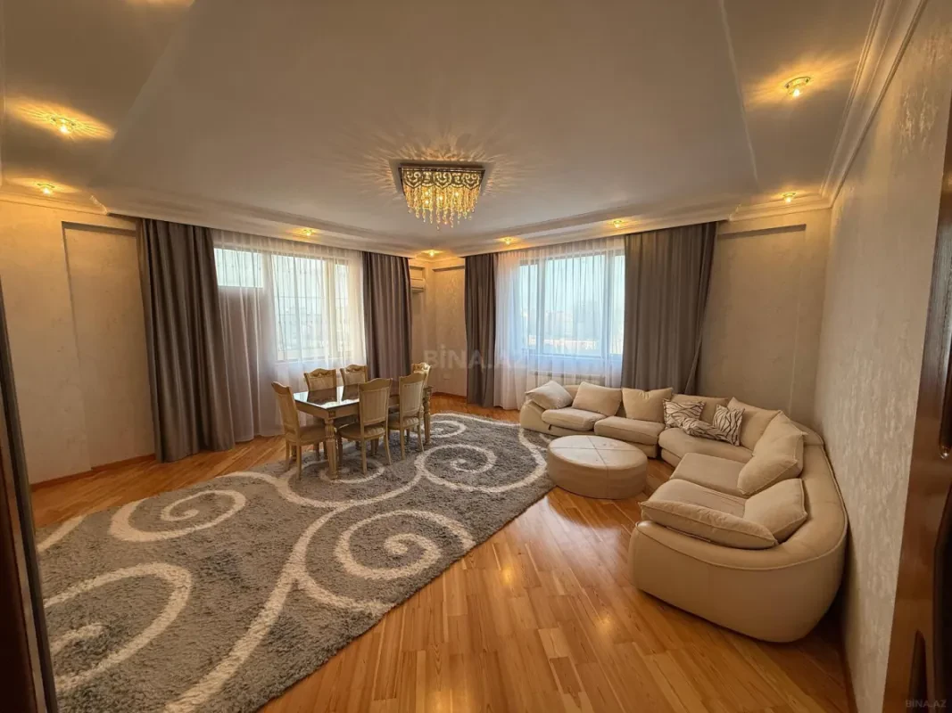 Kirayə verilir 2 otaqlı mənzil 110 m²