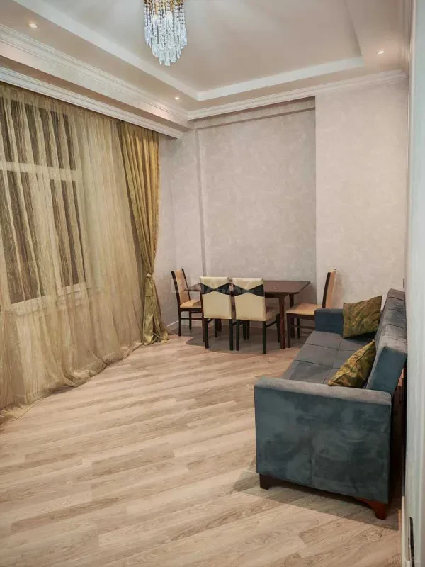 Kirayə verilir 2 otaqlı mənzil 68 m²