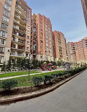 Kirayə verilir 3 otaqlı mənzil 140 m² — Bakı 3 otaq 140.00 m²