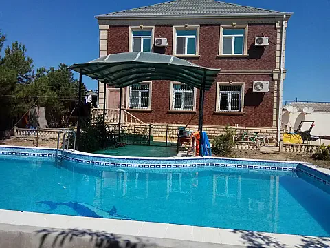 Satılır 8 otaqlı həyət evi 180 m² — Bakı 8 otaq 180.00 m²