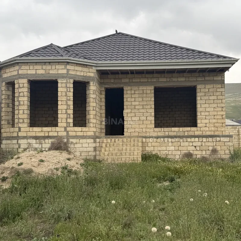 Satılır 5 otaqlı həyət evi 140 m²