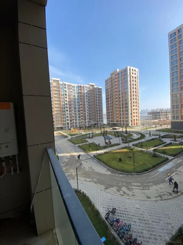 Satılır 3 otaqlı mənzil 82.7 m²