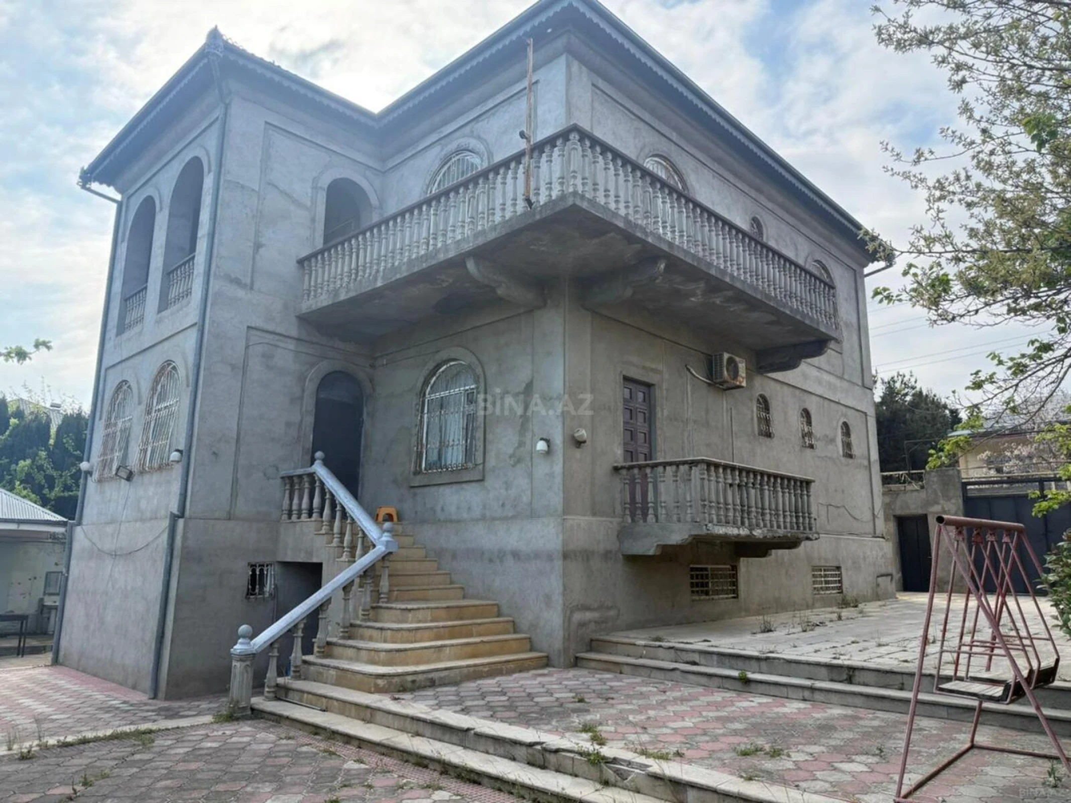 Satılır 7 otaqlı həyət evi 470 m²