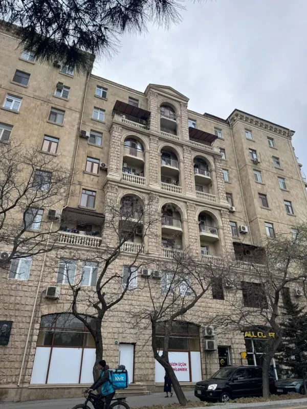 Kirayə verilir 3 otaqlı mənzil 95 m²