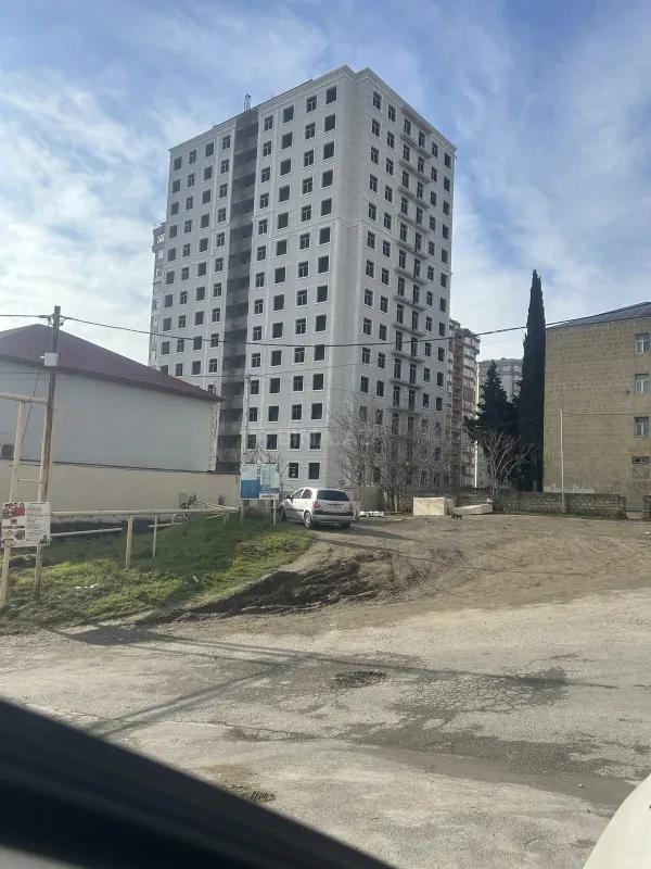 Satılır 3 otaqlı mənzil 112.1 m²