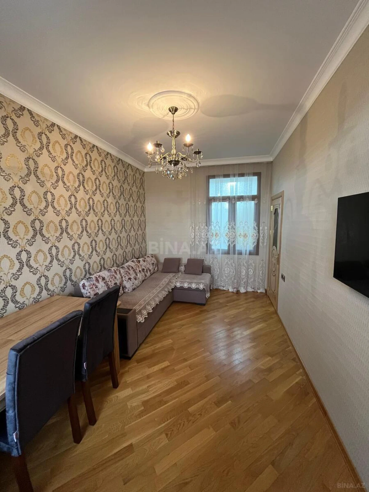 Kirayə verilir 2 otaqlı mənzil 70 m²