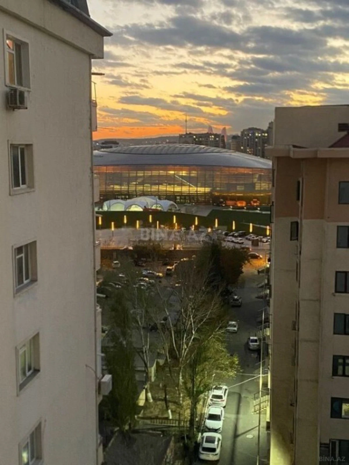 Satılır 4 otaqlı mənzil 202 m²
