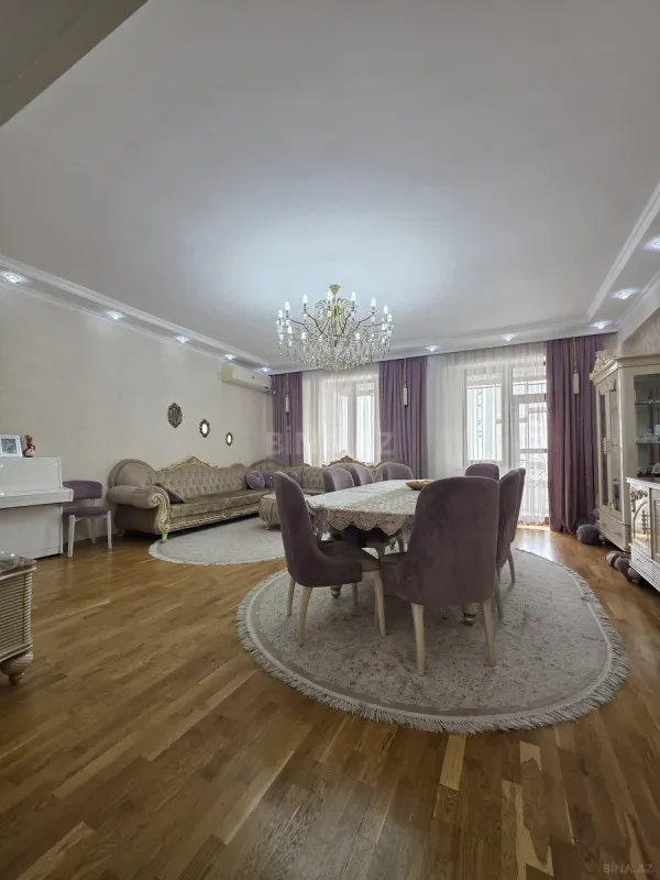 Satılır 4 otaqlı mənzil 167 m²