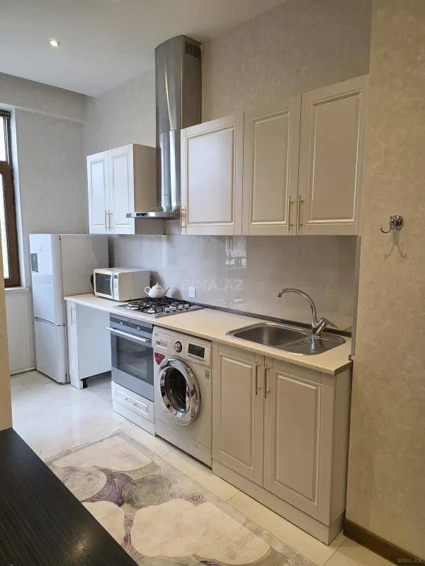 Kirayə verilir 3 otaqlı mənzil 120 m²