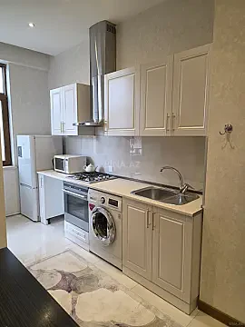 Kirayə verilir 3 otaqlı mənzil 120 m² — Bakı 3 otaq 120.00 m²
