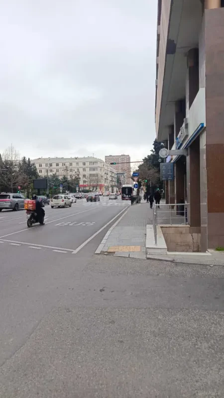 Satılır 4 otaqlı mənzil 223 m²