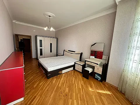 Kirayə verilir 3 otaqlı mənzil 120 m² — Bakı 3 otaq 120.00 m²