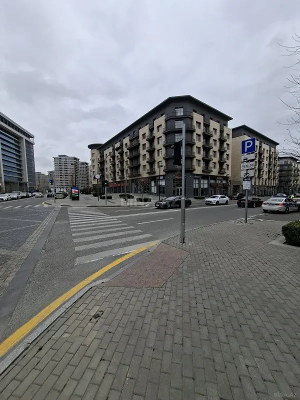 Satılır 3 otaqlı mənzil 150.1 m²