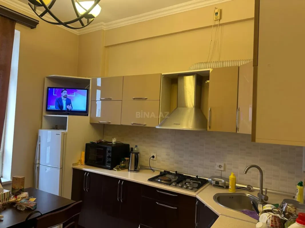 Satılır 1 otaqlı mənzil 65 m²