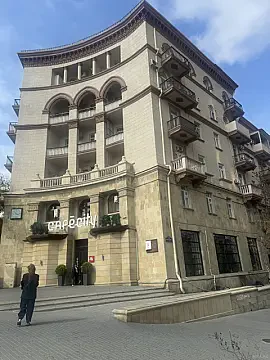 Satılır 3 otaqlı mənzil 100 m² — Bakı, Nizami 3 otaq 100.00 m²