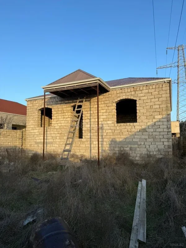 Satılır 8 otaqlı həyət evi 150 m²