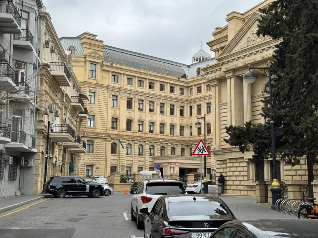 Satılır 3 otaqlı mənzil 110 m²
