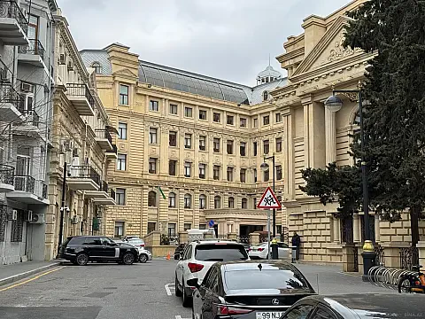 Satılır 3 otaqlı mənzil 110 m² — Bakı 3 otaq 110.00 m²