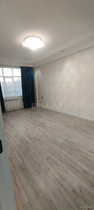 Satılır 3 otaqlı mənzil 111 m²