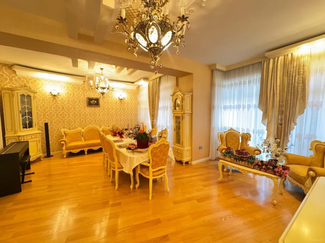 Satılır 3 otaqlı mənzil 143 m²