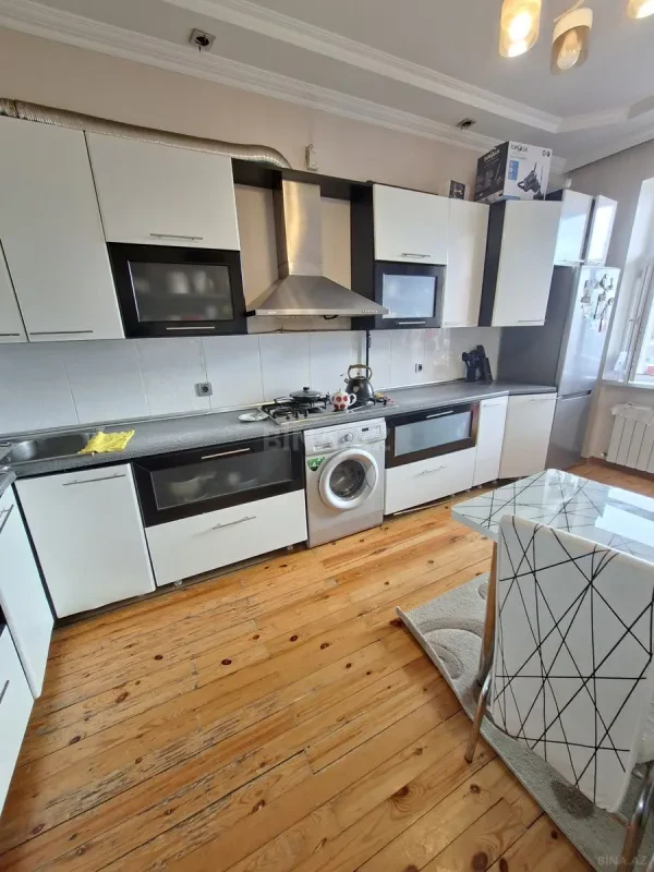 Satılır 2 otaqlı mənzil 85 m²