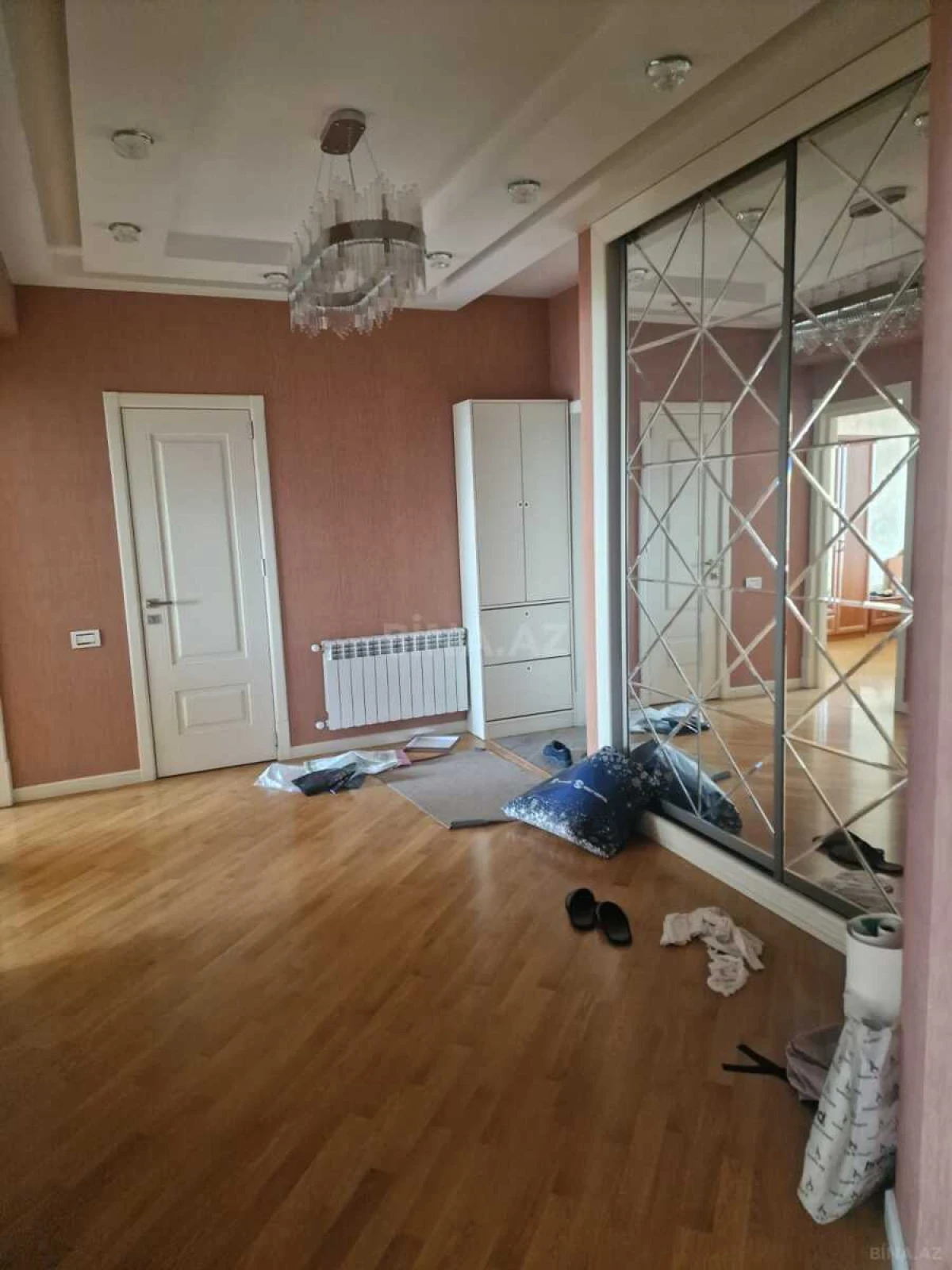 Kirayə verilir 3 otaqlı mənzil 130 m²