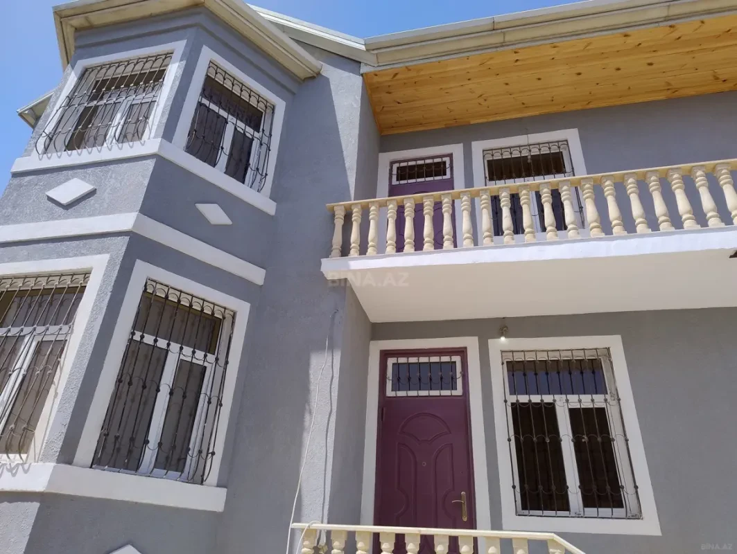 Satılır 5 otaqlı həyət evi 220 m²