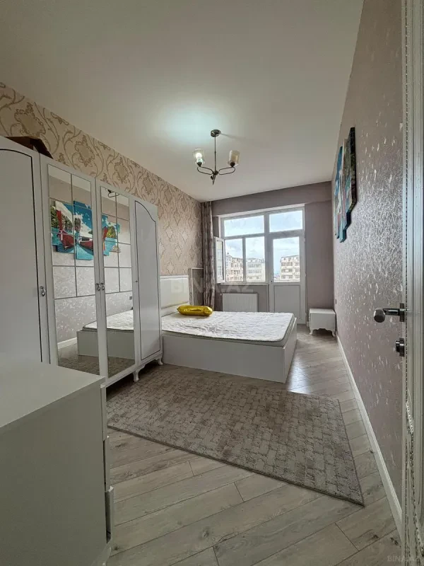 Kirayə verilir 2 otaqlı mənzil 73 m²