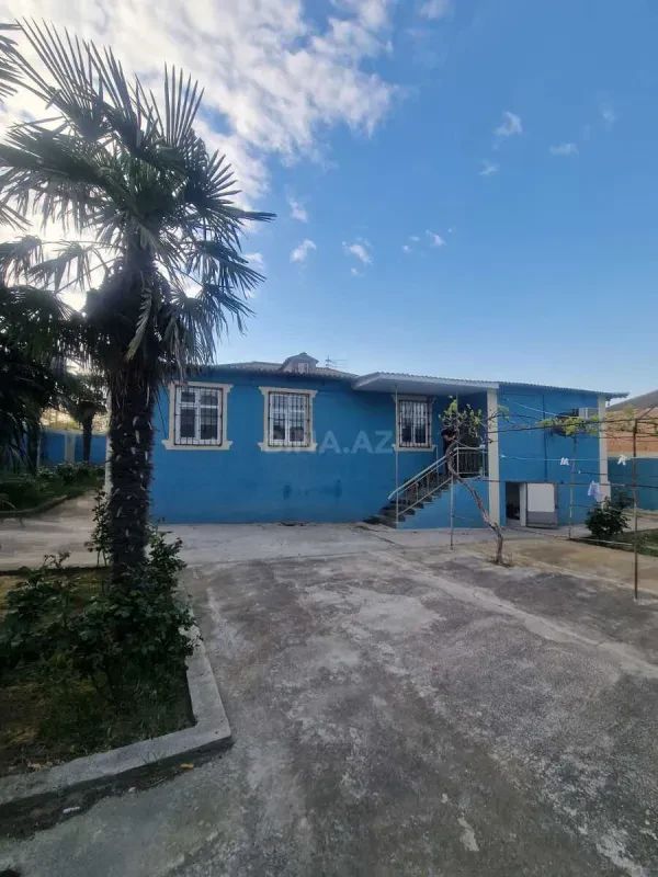 Satılır 6 otaqlı həyət evi 160 m²