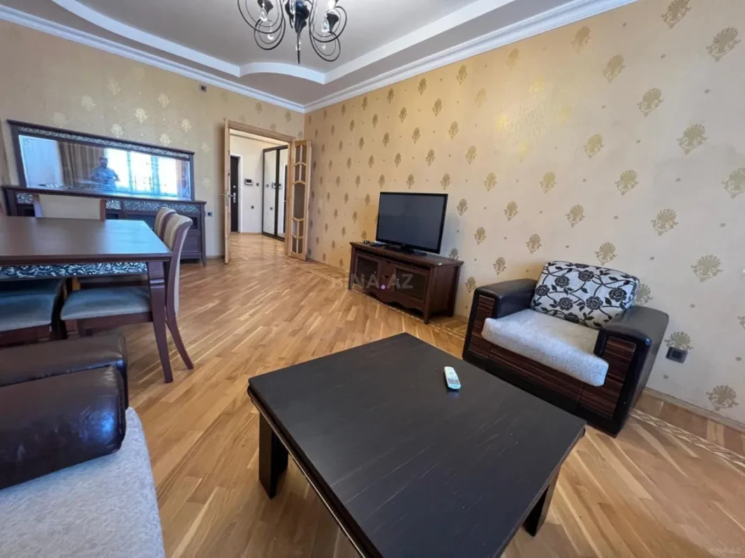Kirayə verilir 3 otaqlı mənzil 130 m²