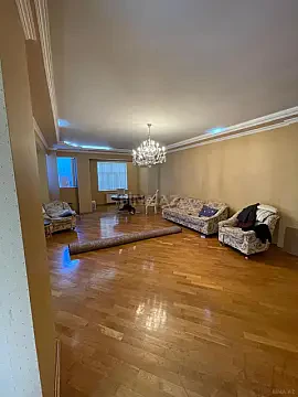 Satılır 3 otaqlı mənzil 165 m² — Bakı 3 otaq 165.00 m²