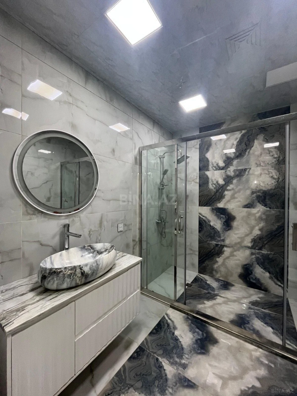 Kirayə verilir 4 otaqlı mənzil 160 m²